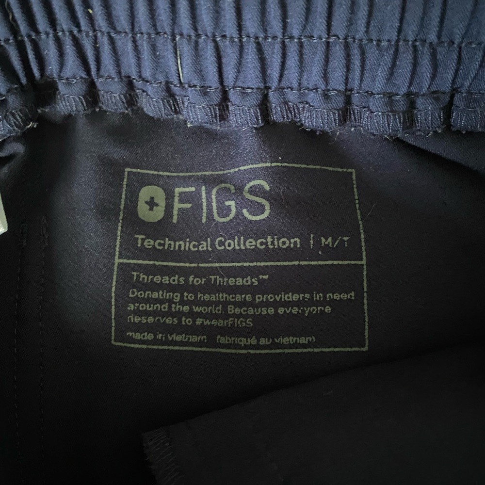 Women’s Figs Navy Blue pants - Picture 4 of 4